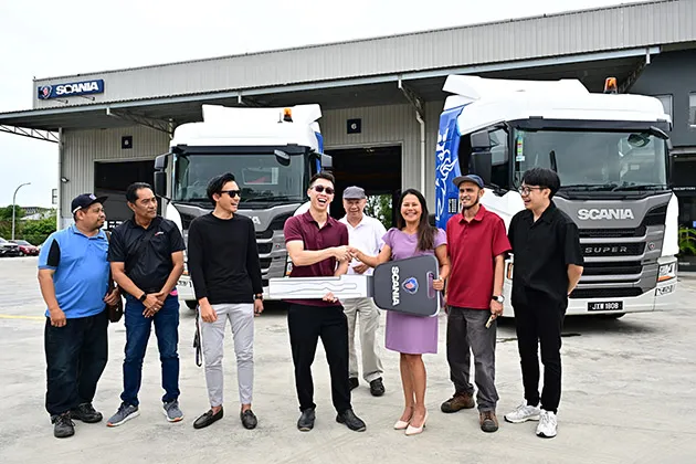 Scania Super Truck -GMT Plus 8 -Handover