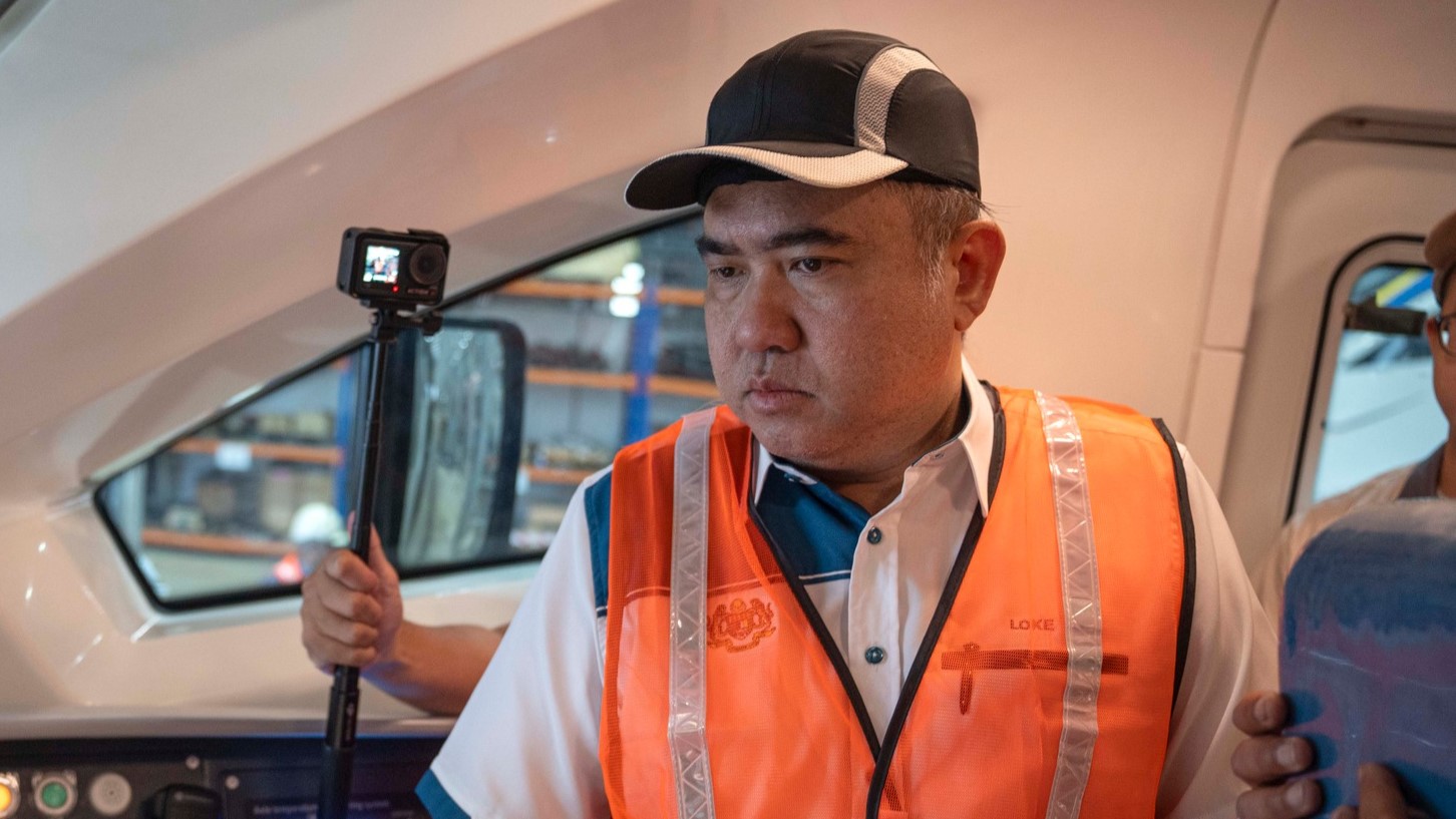 Transport Minister Loke has made it mandatory for heavy commercial vehicles to be fitted with SLD devices.