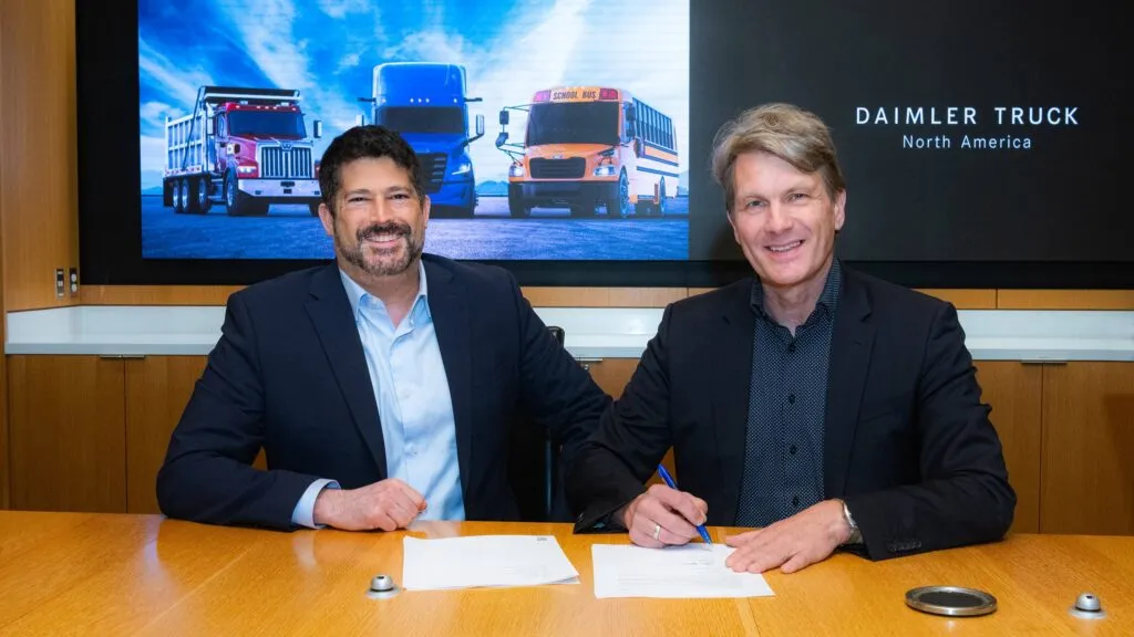 Daimler Truck and Torc Robotics Select Innoviz Technologies as LiDAR Partner for Series Production of Level 4 Autonomous Trucks; left: Omer David Keilaf (CEO, Innoviz), right: Hans‑Christian Muenchmeyer (Director Purchasing, DTNA).