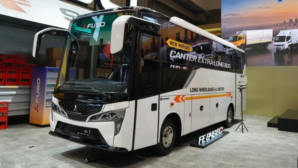 Mitsubishi Fuso's new Canter Extra Long Bus unveiled at GIIAS 2026. (Photo: GIIAS/Facebook)